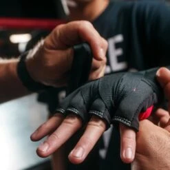 TITLE GEL Iron Fist Slip-On Knuckle Shields -GEEZERS BOXING tb1103 d