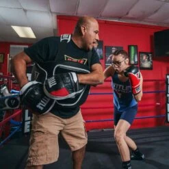 TITLE Aerovent Excel Incredi-mitts 2.0 11 TITLE Aerovent Excel Incredi-mitts 2.0 -GEEZERS BOXING tb707 e